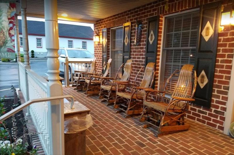 Country Living Inn Smoketown  Bagian luar foto