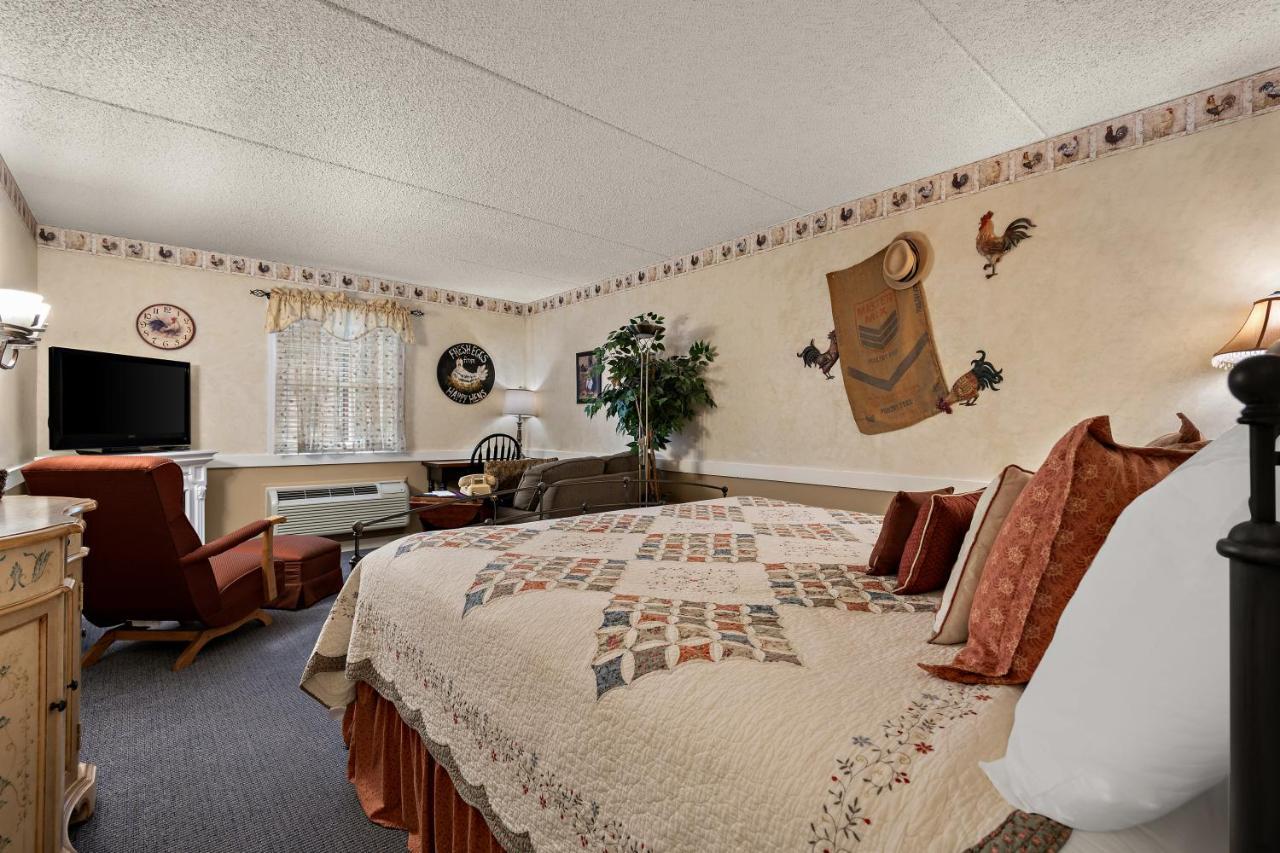 Country Living Inn Smoketown  Bagian luar foto