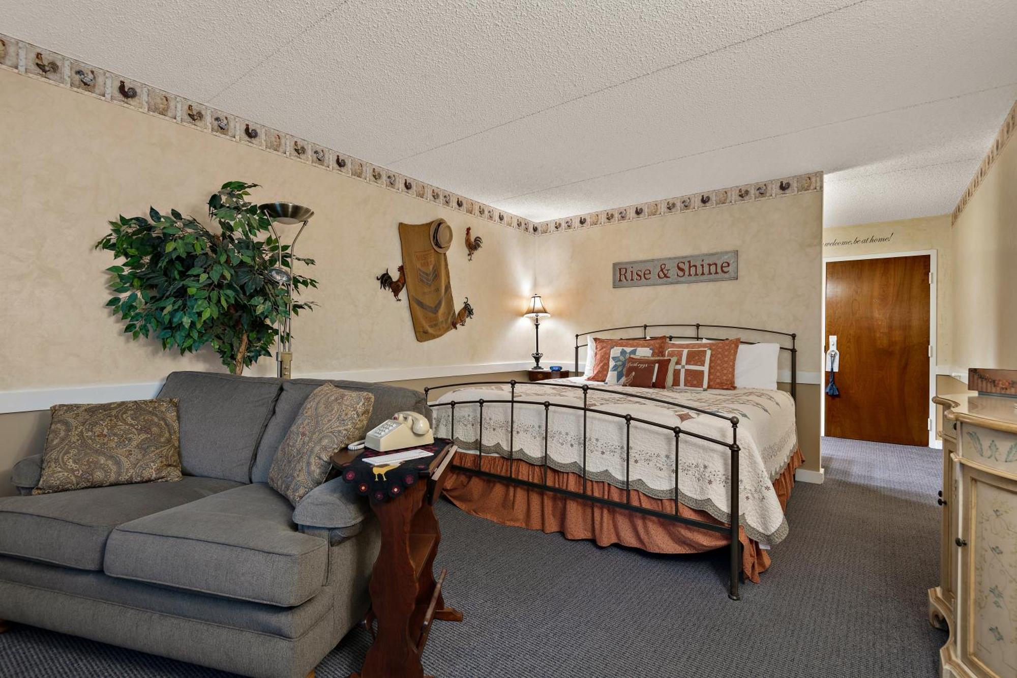 Country Living Inn Smoketown  Bagian luar foto