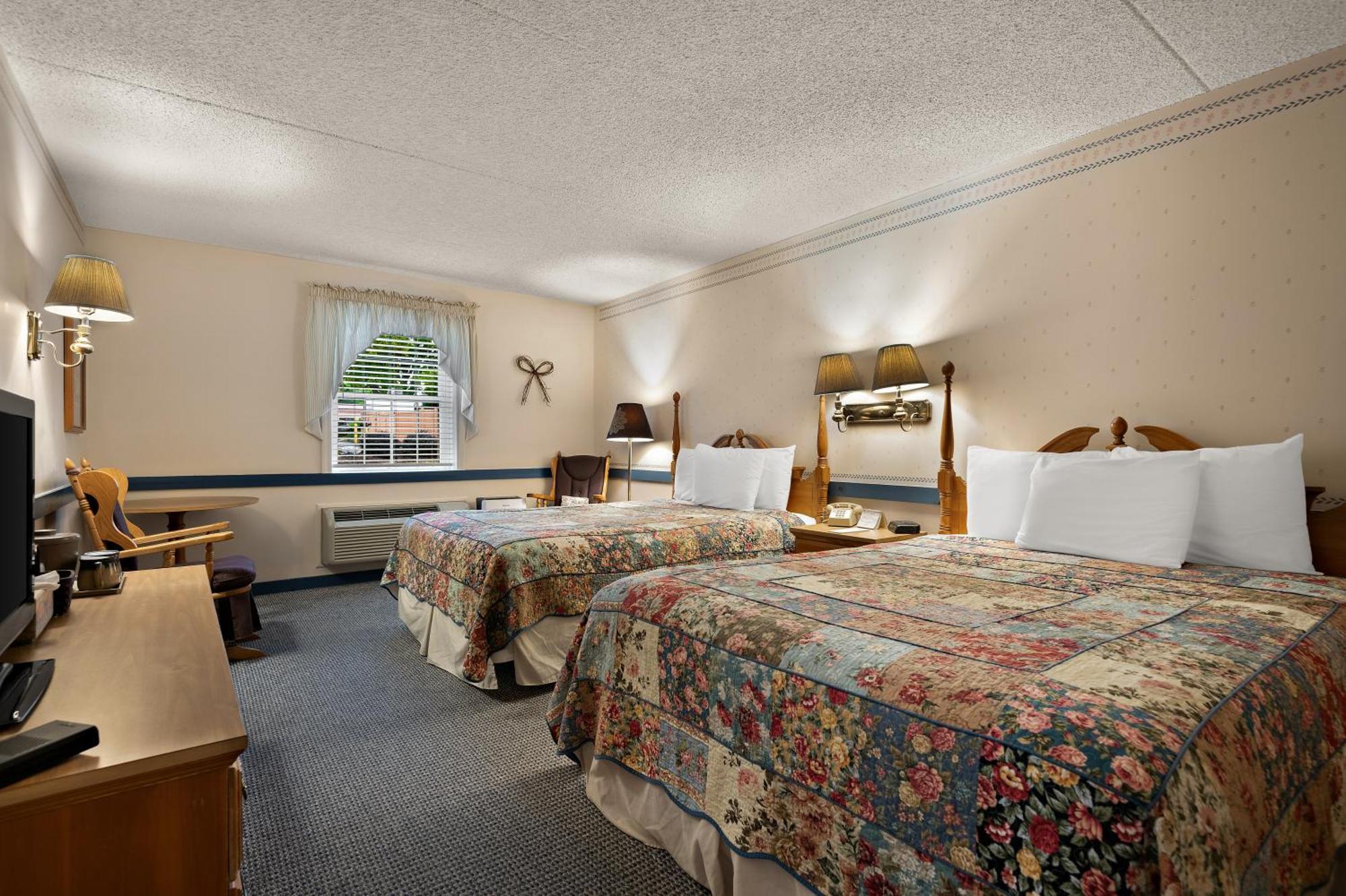 Country Living Inn Smoketown  Bagian luar foto
