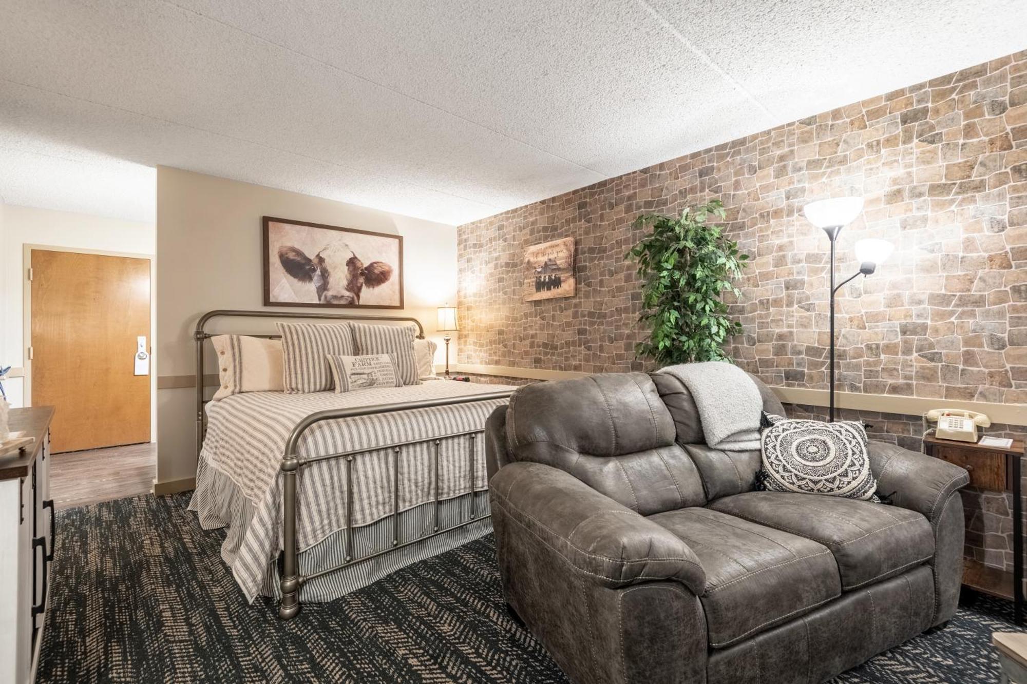 Country Living Inn Smoketown  Bagian luar foto